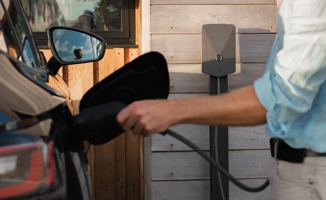 Don’t Wait Until the Storm: Why Early EV Charger Installation Matters in Florida